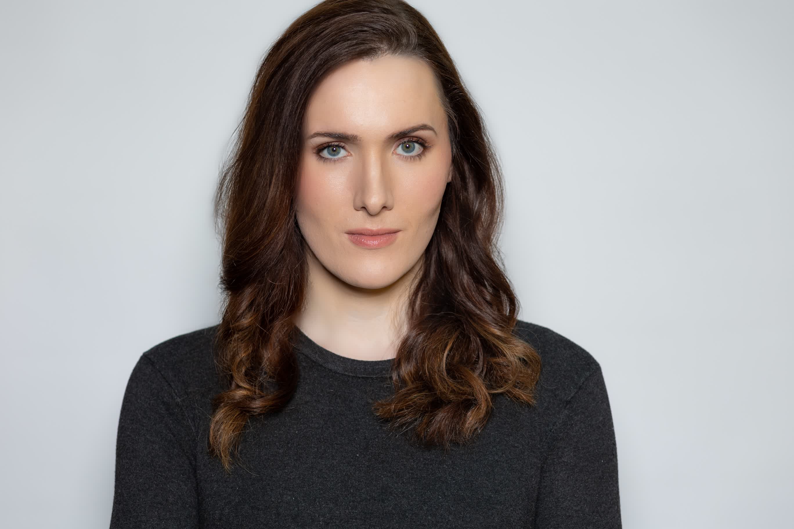 actor Abigail Thorn large photo