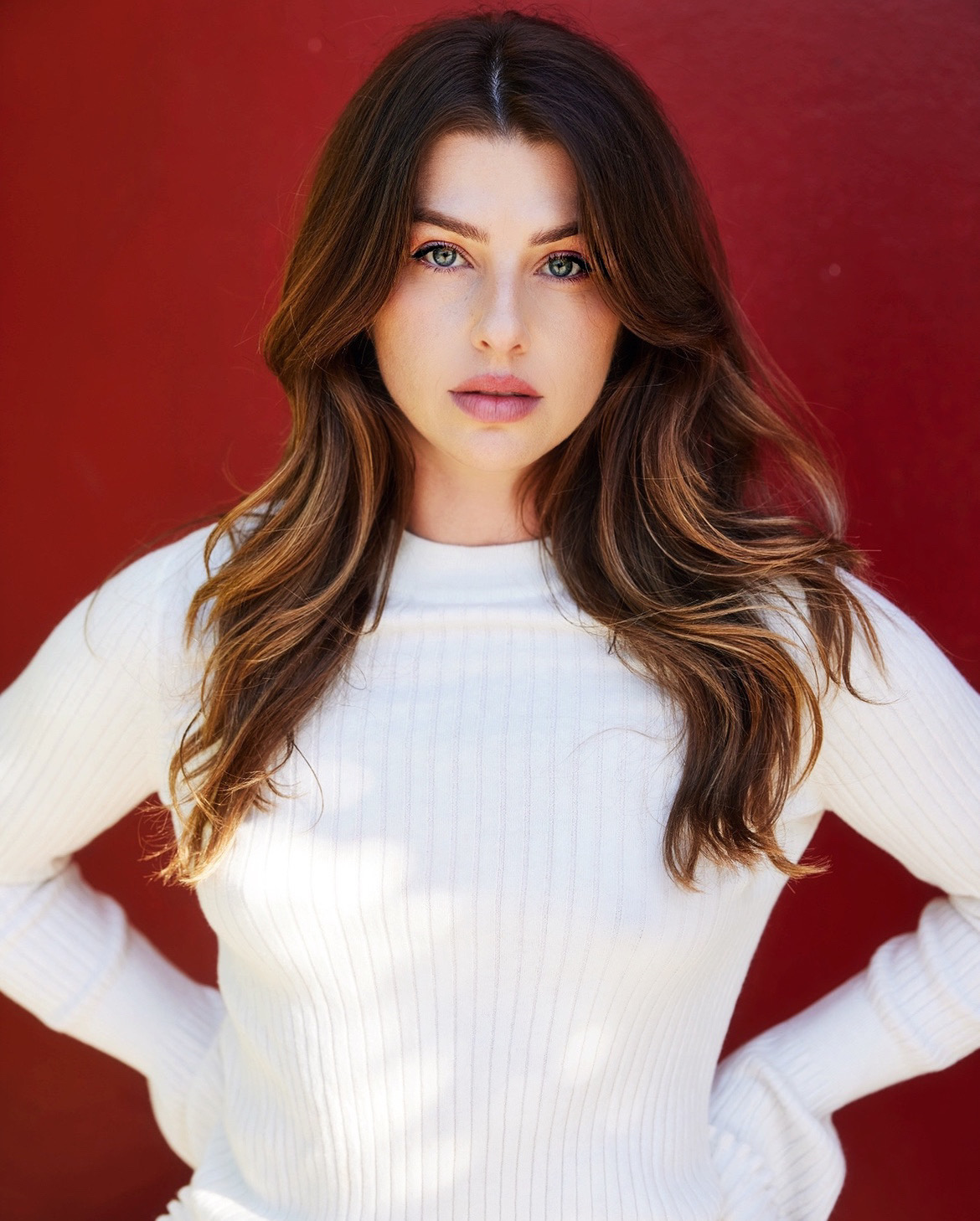 actor Julia Valentine Larson large photo