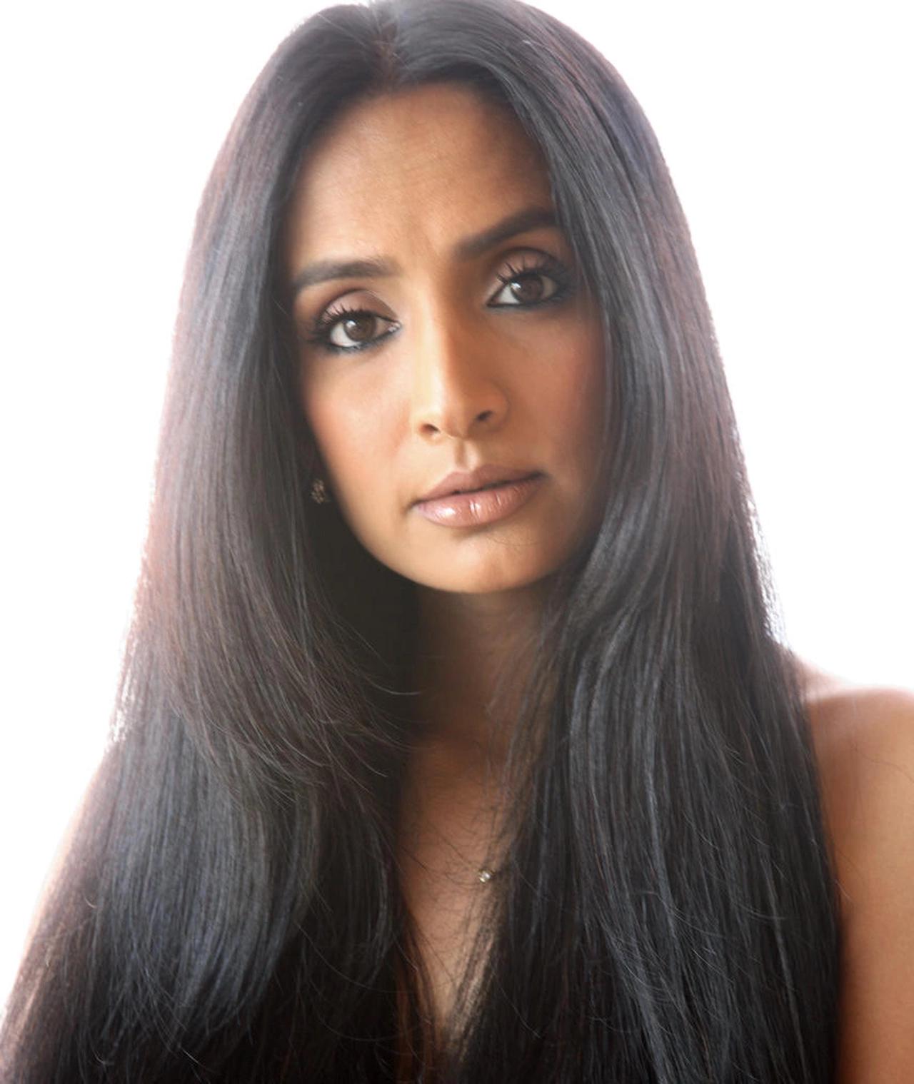 actor Suchitra Pillai large photo