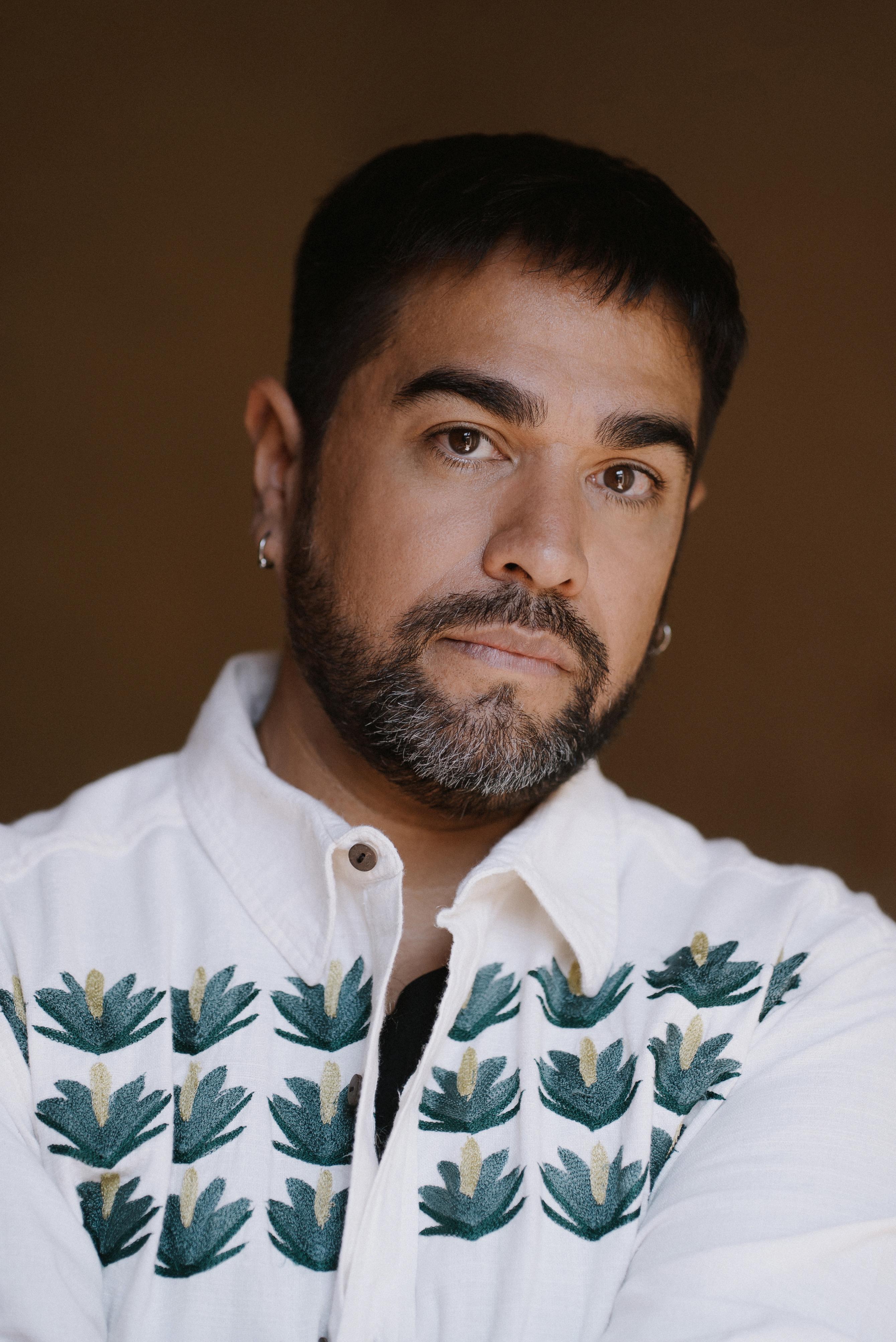 actor Luis Rosales large photo