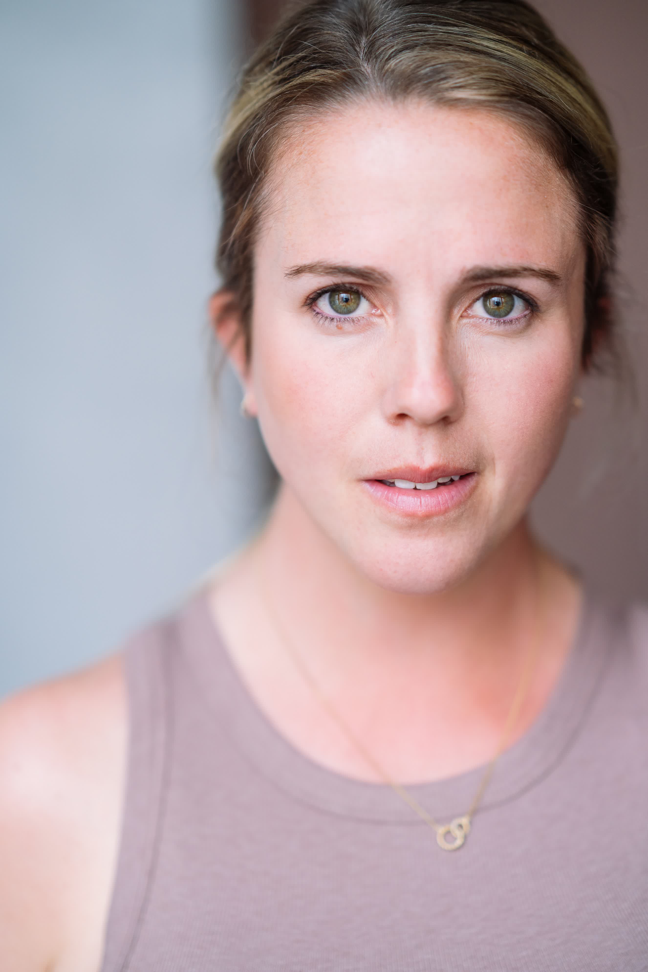 actor Catie Carlton large photo