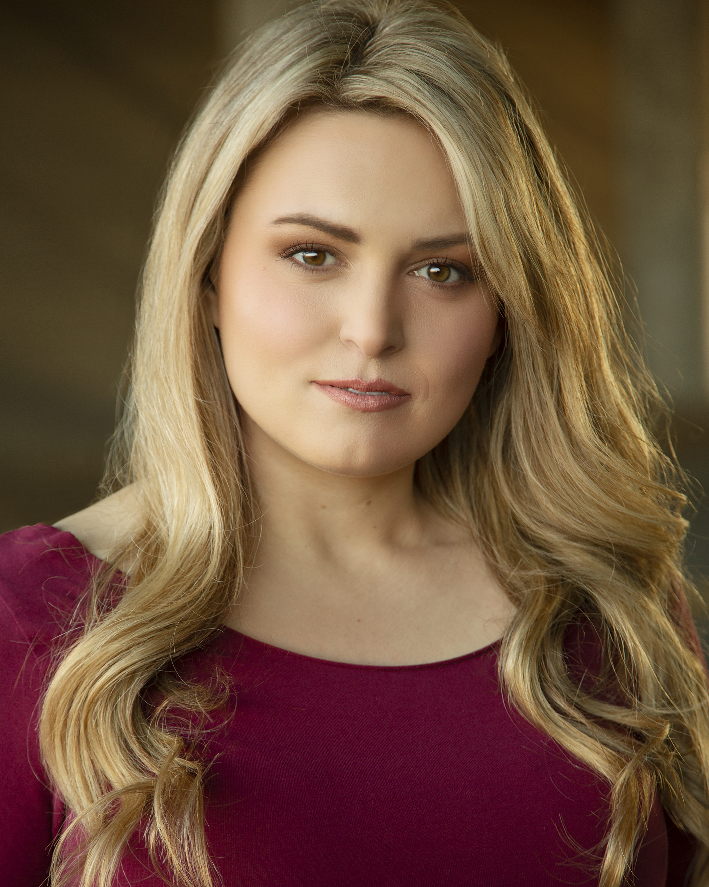 actor Savannah Ostler large photo