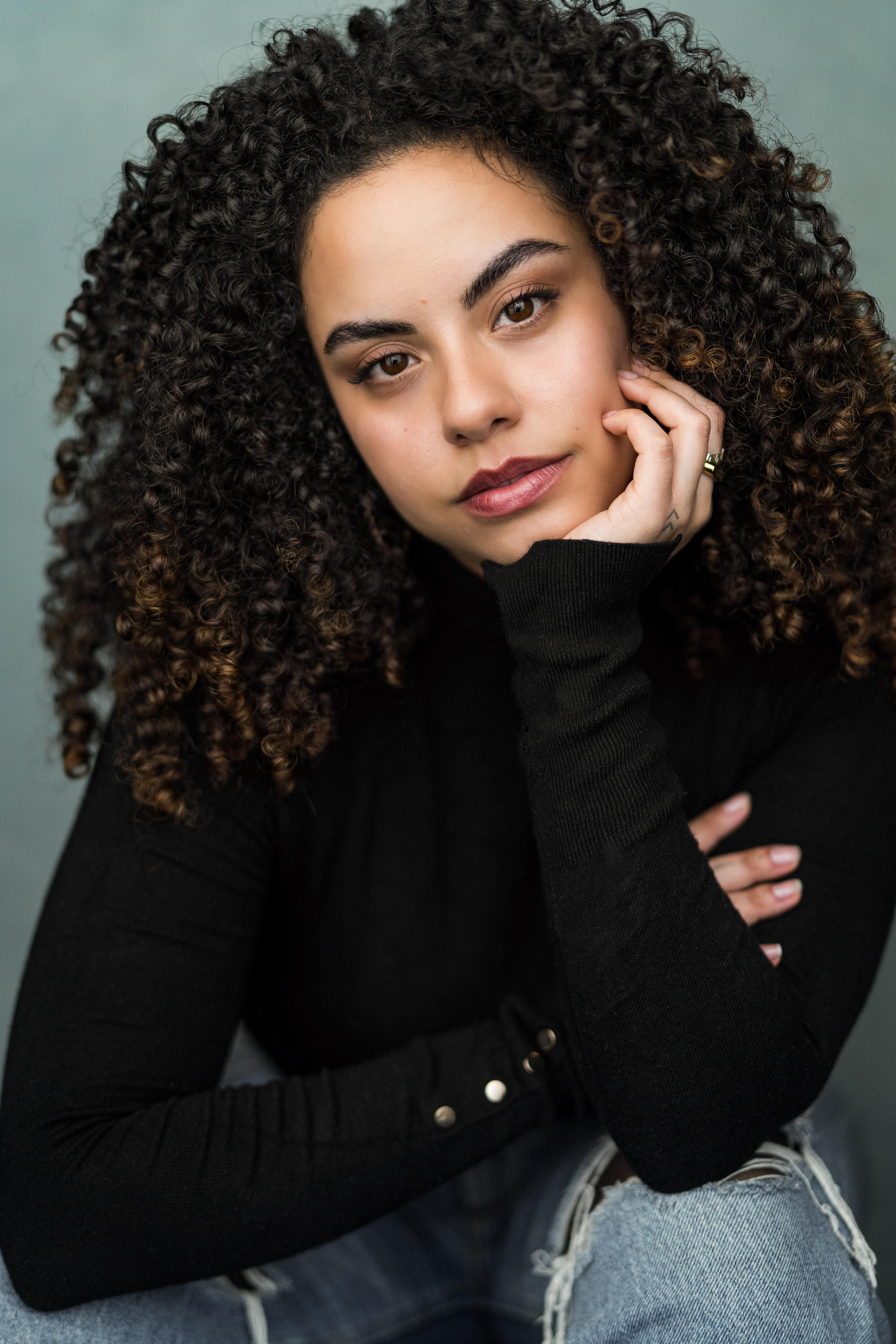 actor Nicole Castillo-Mavromatis large photo