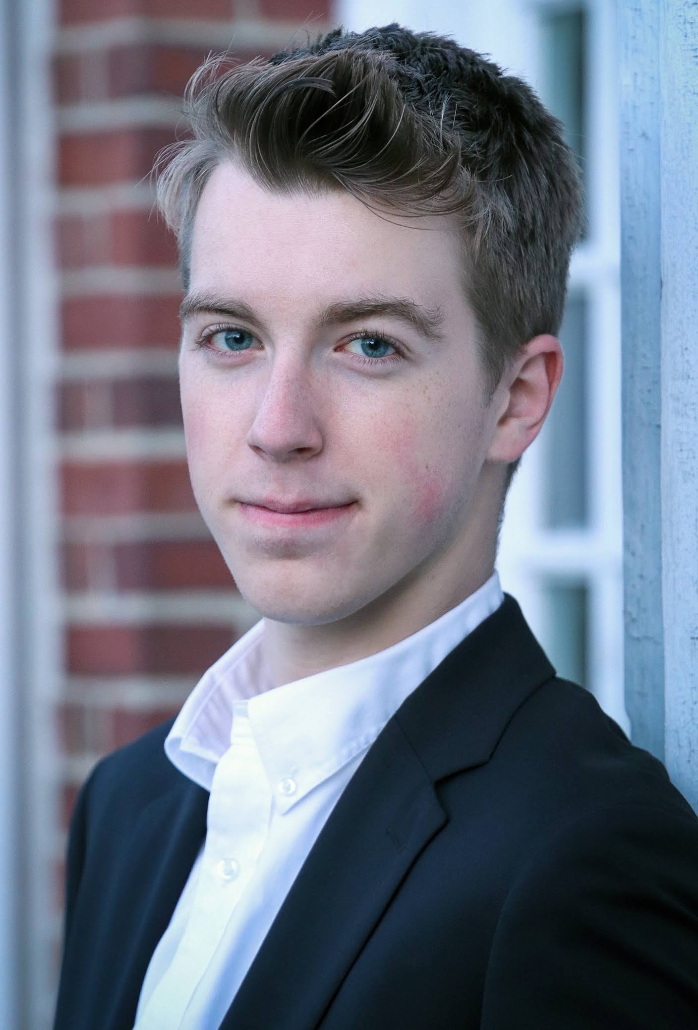 actor Connor Murray large photo