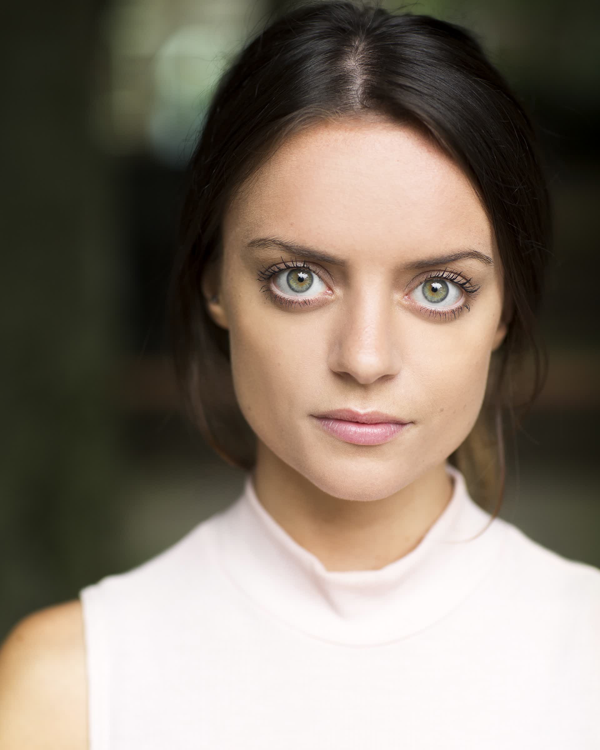 actor Rebecca Harrod large photo