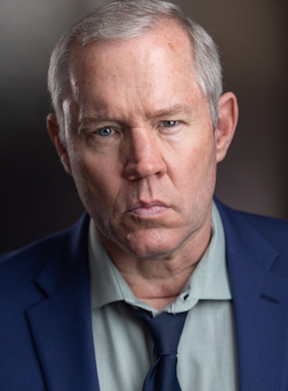 actor Les Mahoney large photo