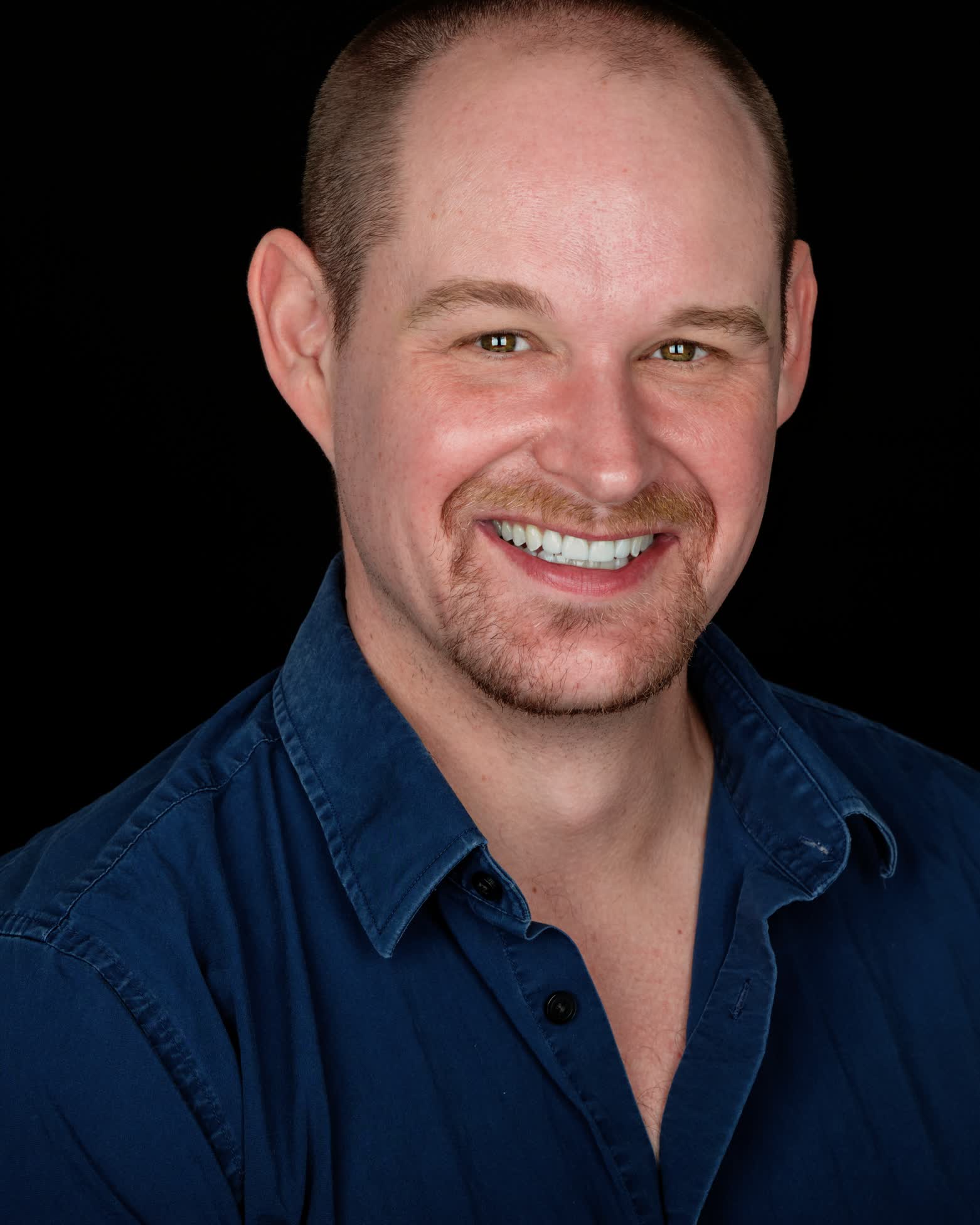 actor Aaron Blomberg large photo