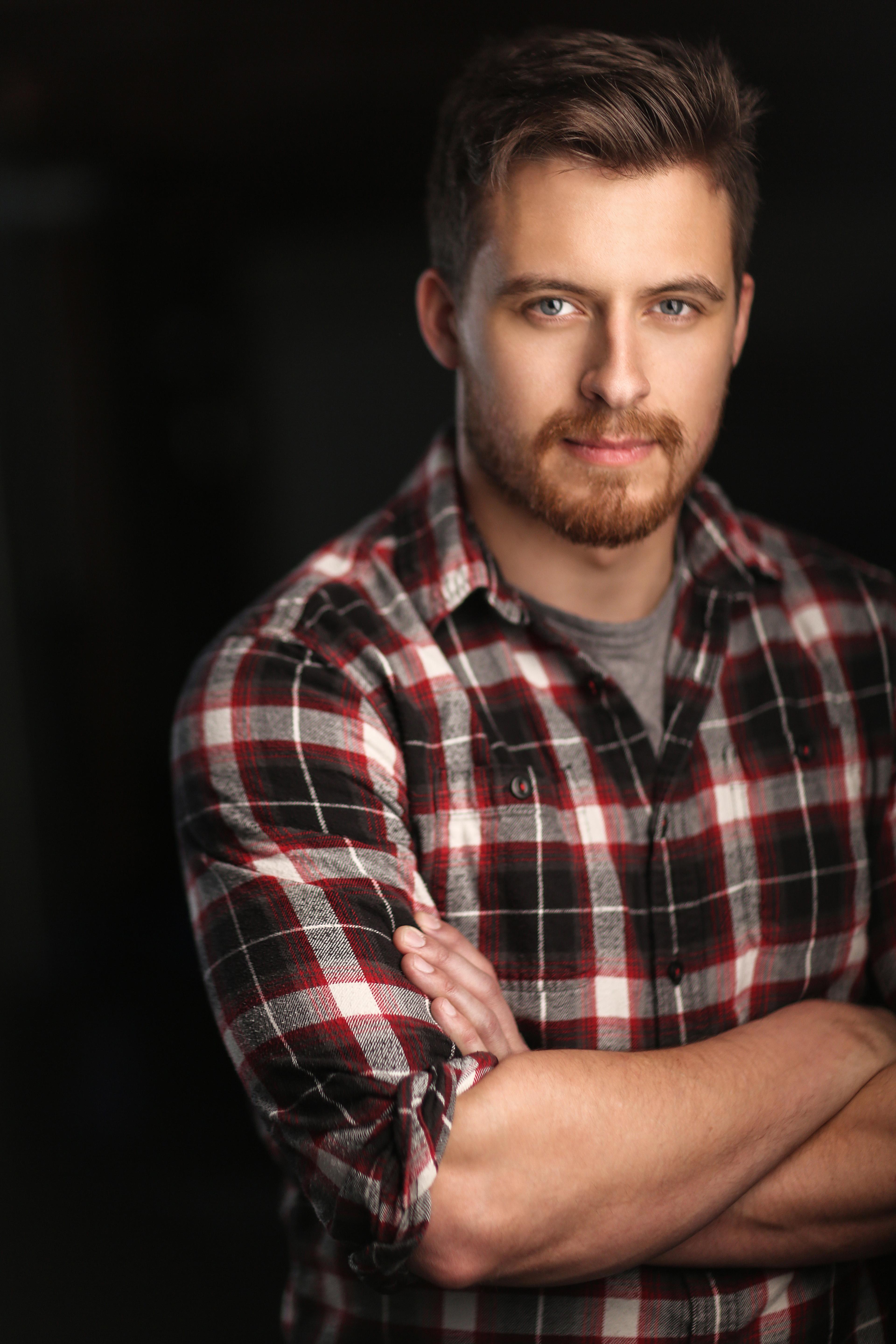 actor Garry Garneau large photo