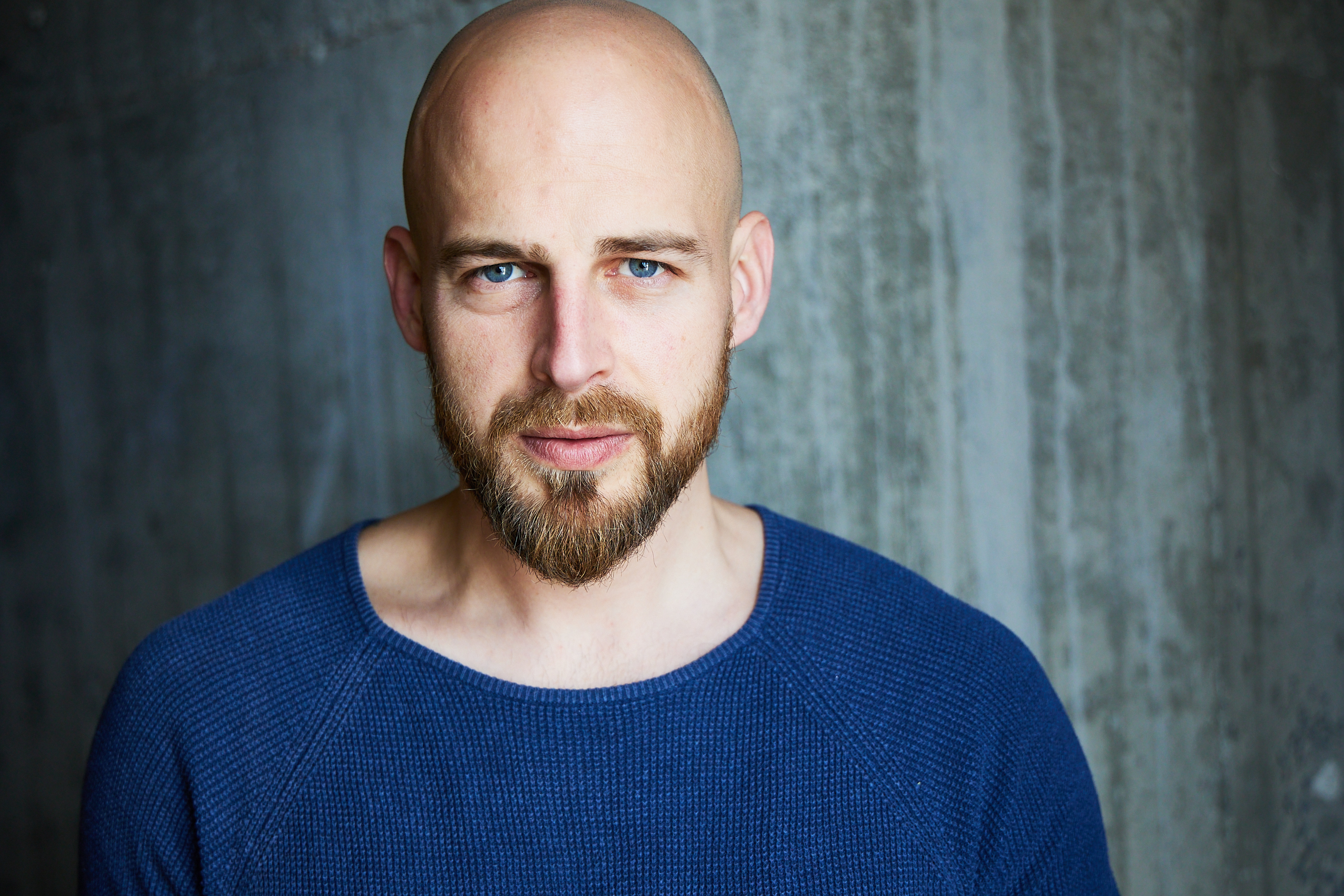 actor Alex Anlos large photo