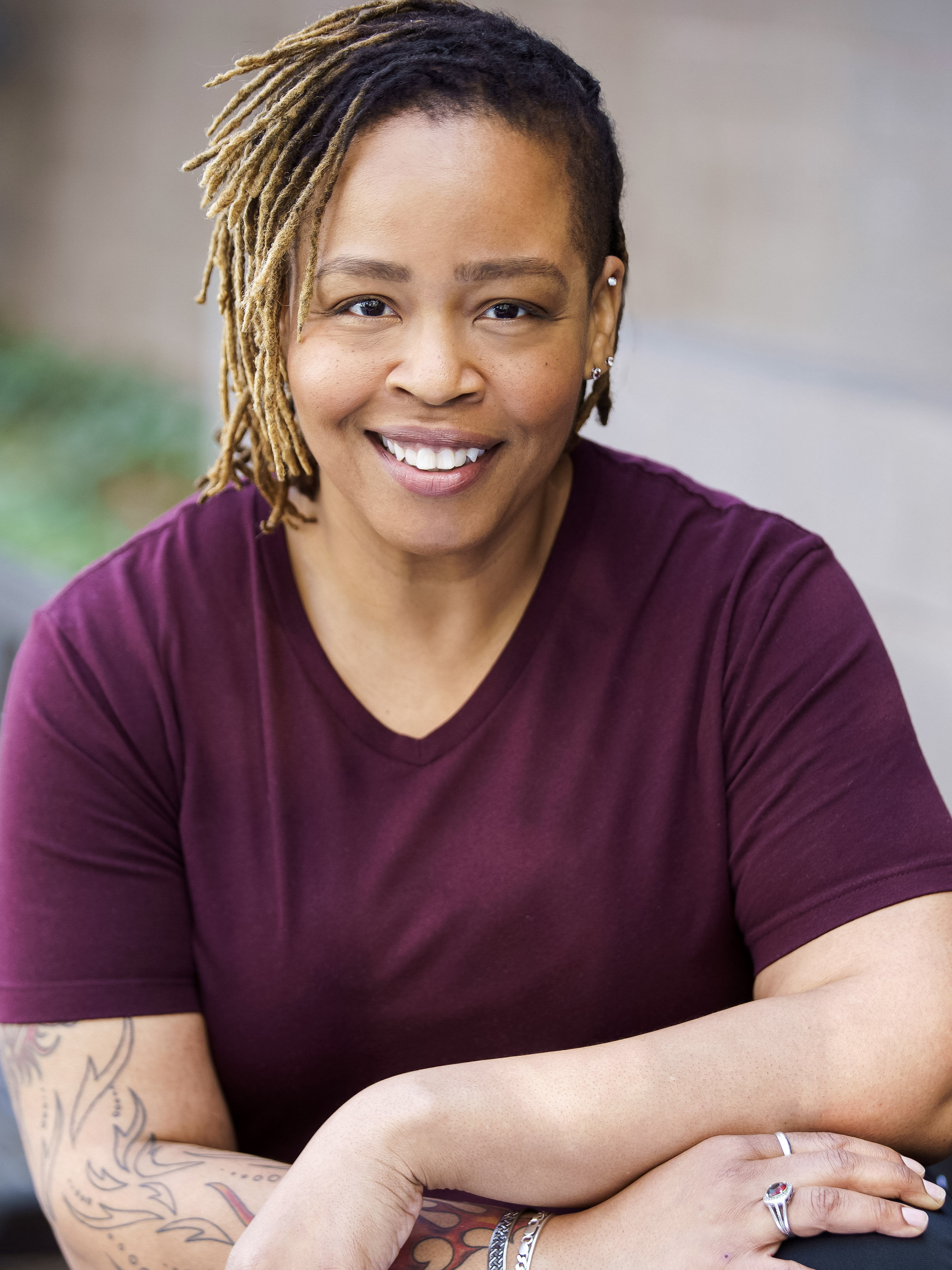 actor Erica Bradshaw large photo