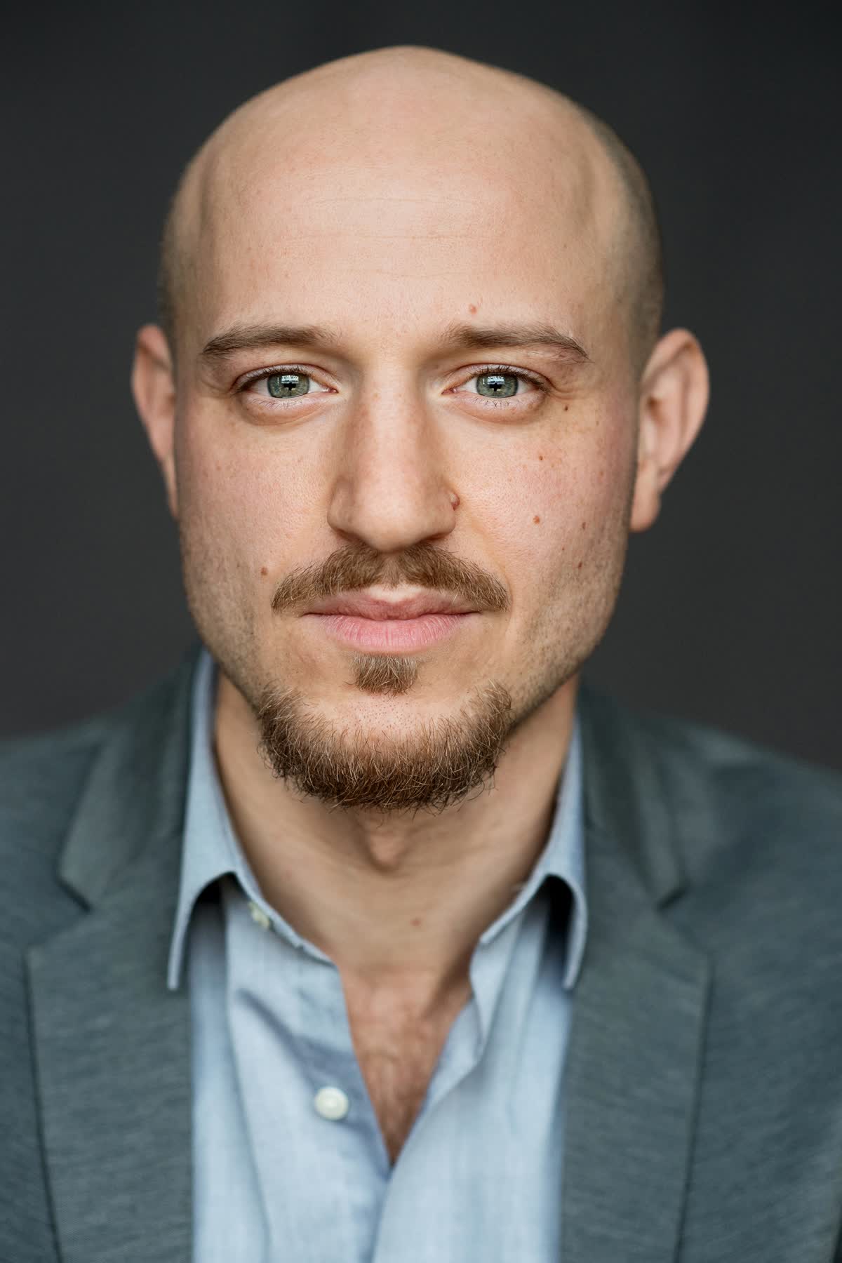 actor Anton Koval large photo