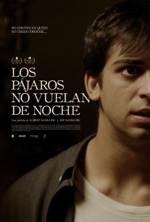 Los pájaros no vuelan de noche [Spanish]