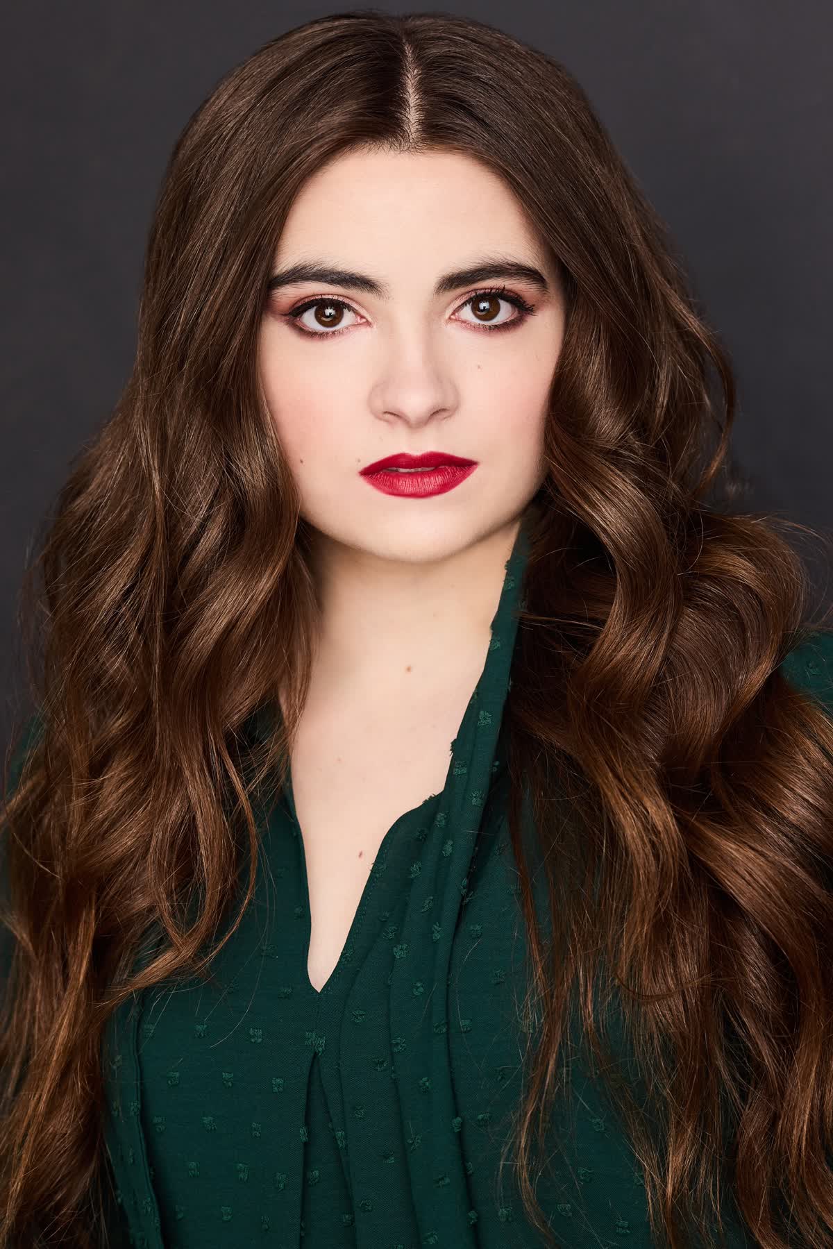 actor Chloe Brown large photo