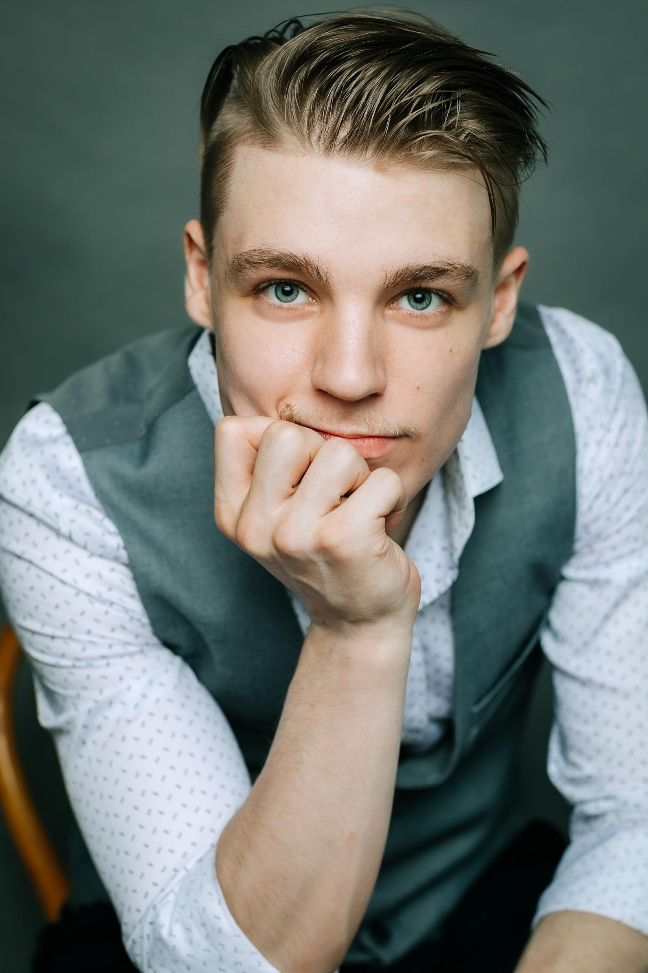 actor Zach Kostersky large photo