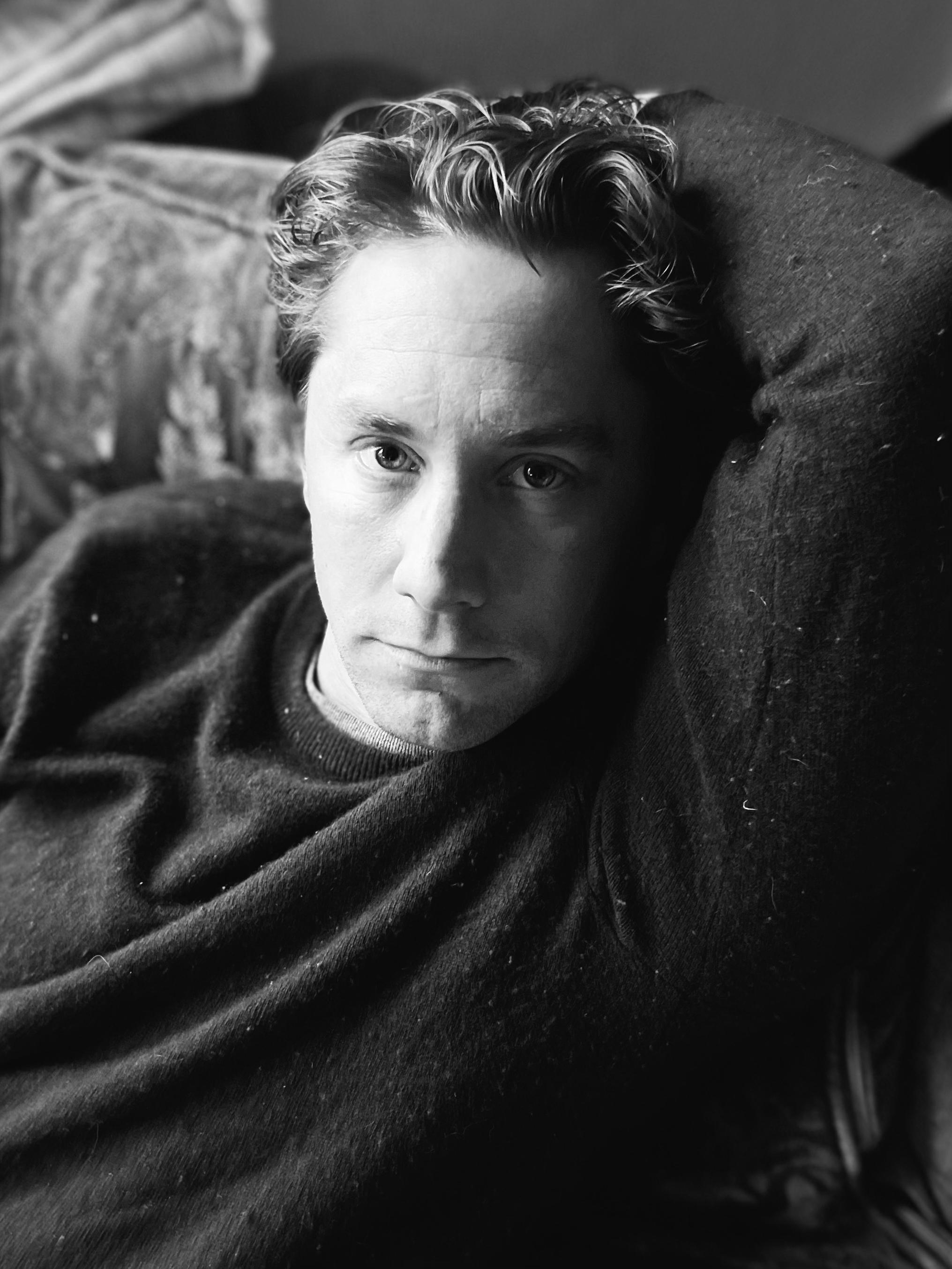 actor Travis Beck large photo