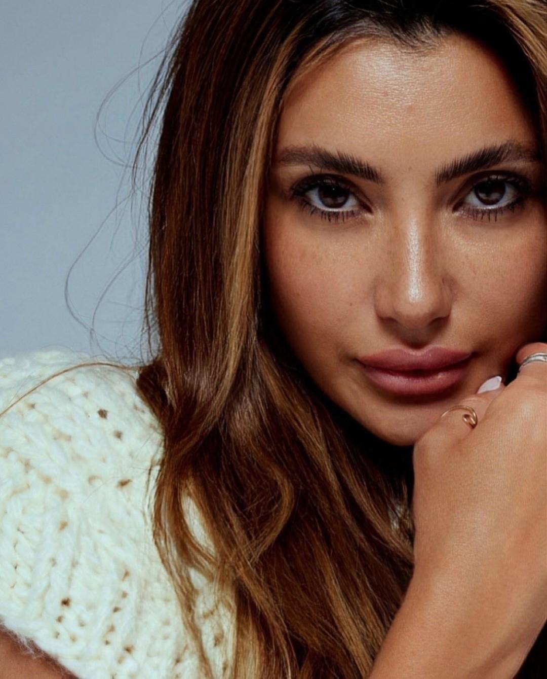 actor Cassie Cardelle large photo