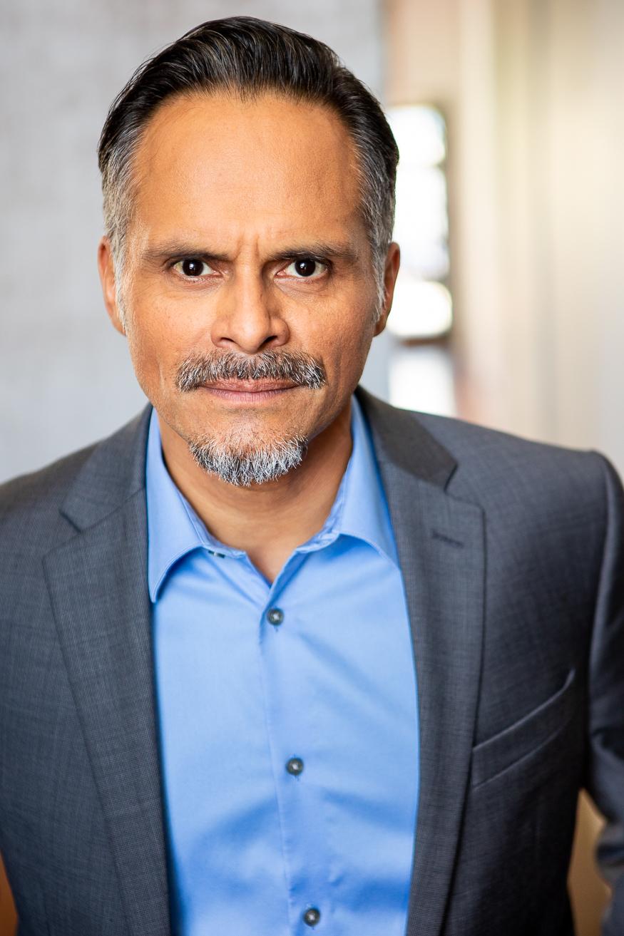 actor Cesar Herrera large photo