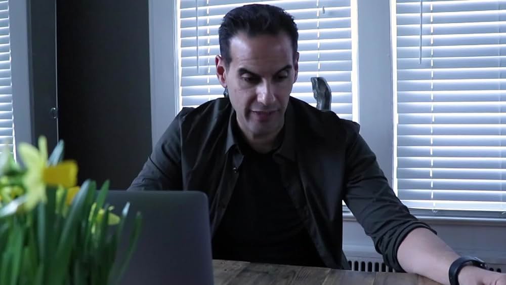 actor Robert Jimenez large photo