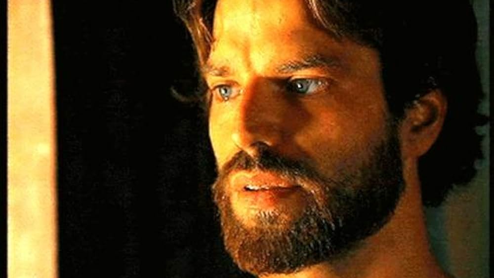 actor Thomas Lockyer large photo