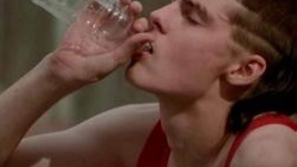 actor Lara Tosh large photo