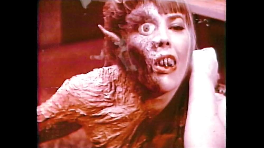 actor Lynn Courtney large photo