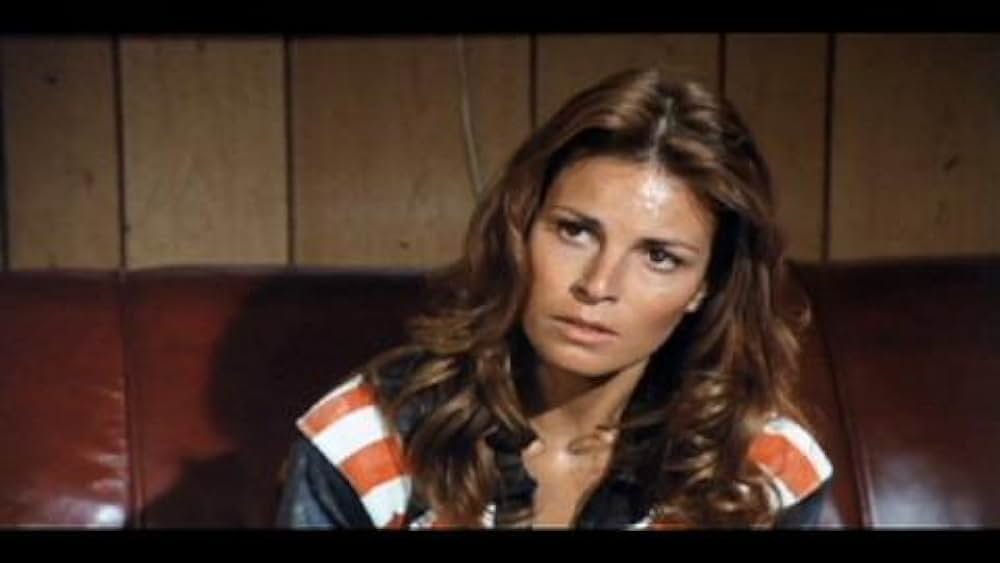 actor Helena Kallianiotes large photo