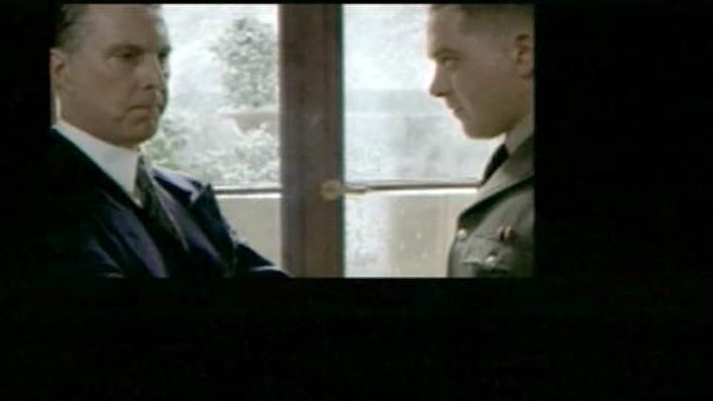 actor Clare Bullus large photo