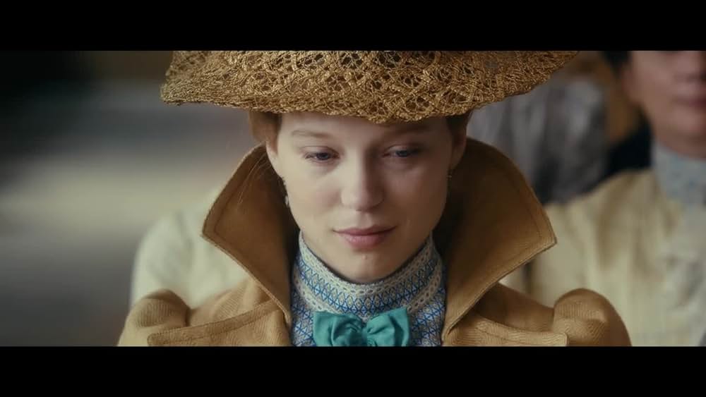 actor Clotilde Mollet large photo