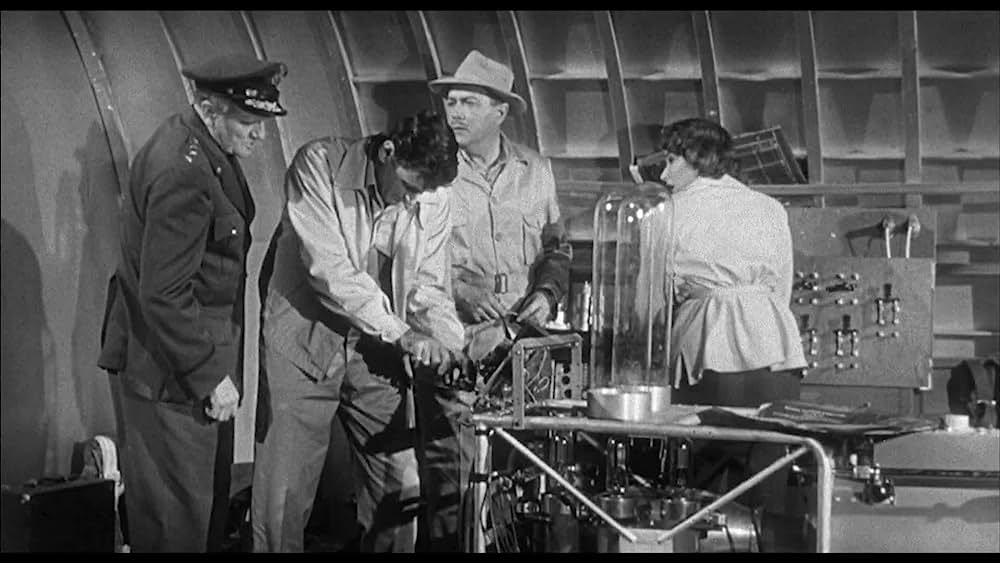 actor Louis Merrill large photo