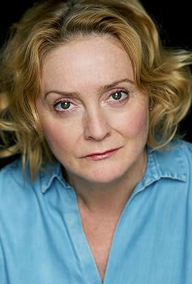 actor Lizzie Hopley large photo