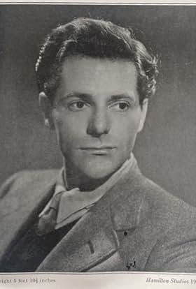 actor James Cairncross large photo