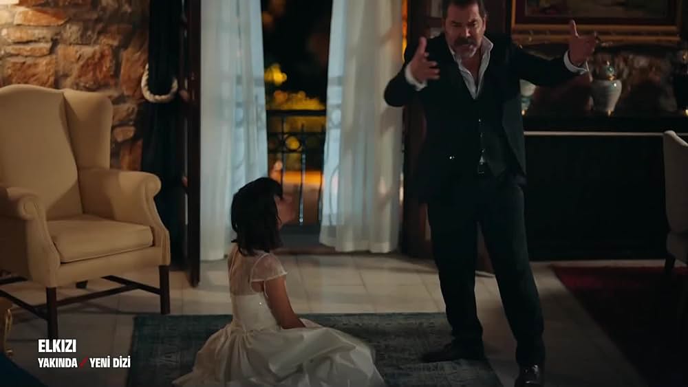 actor Fikret Kuskan large photo