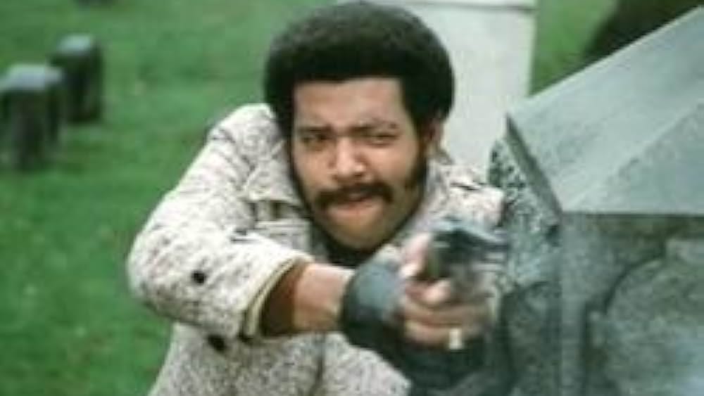 actor Sally Baker large photo