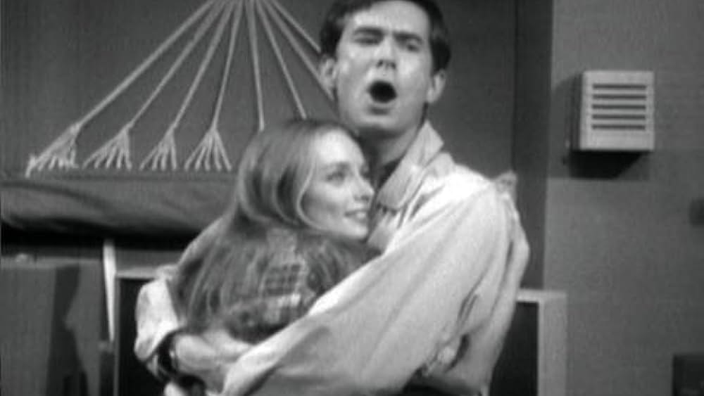 actor Leonard Elliott large photo