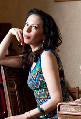 actor Soumaya Akaaboune large photo