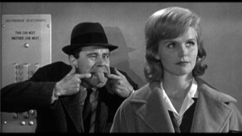 actor Debbie Megowan large photo