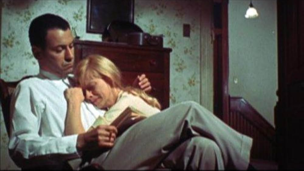 actor Laurinda Barrett large photo