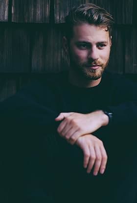 actor Cameron Fuller large photo