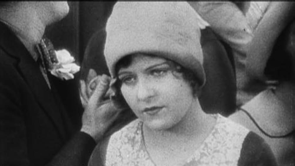 actor Fay Holderness large photo