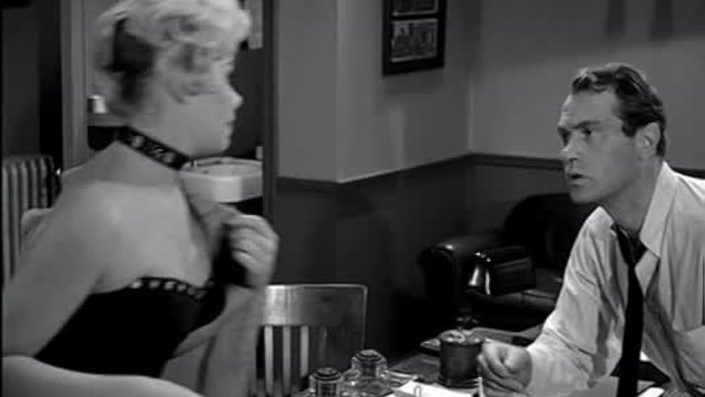 actor Frances Robinson large photo