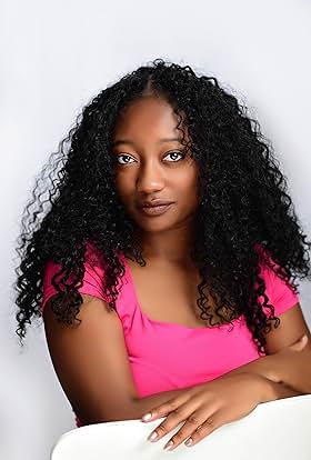 actor Larissa Hillhouse large photo