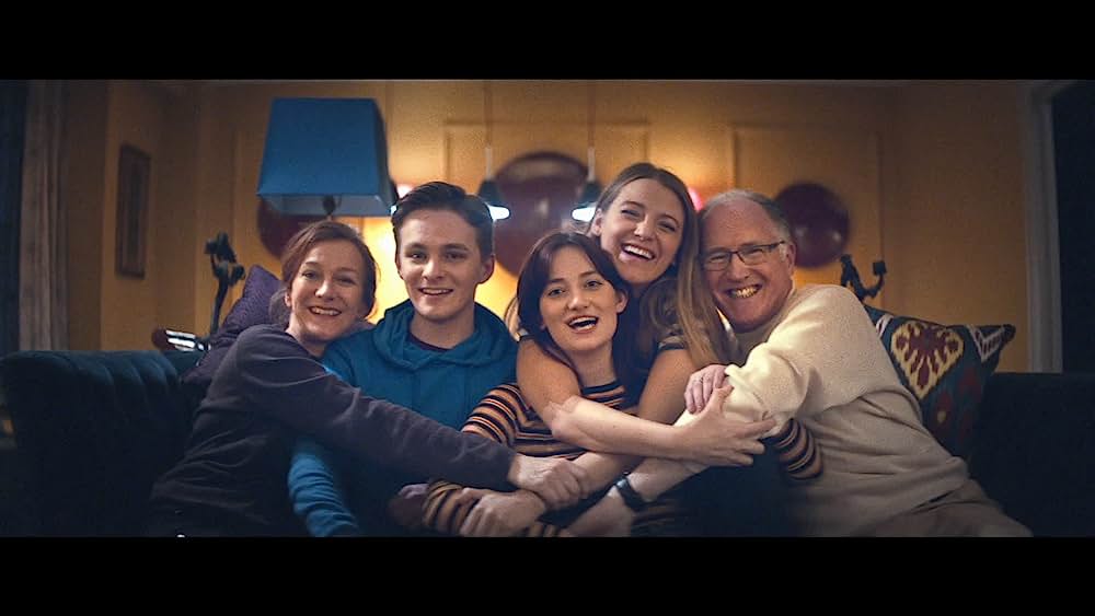 actor Elly Curtis large photo