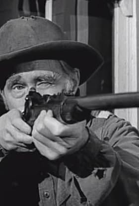 actor Parker Fennelly large photo