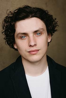 actor Max Lohan large photo