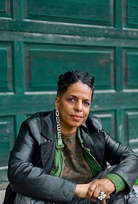 actor Sharon Lewis large photo