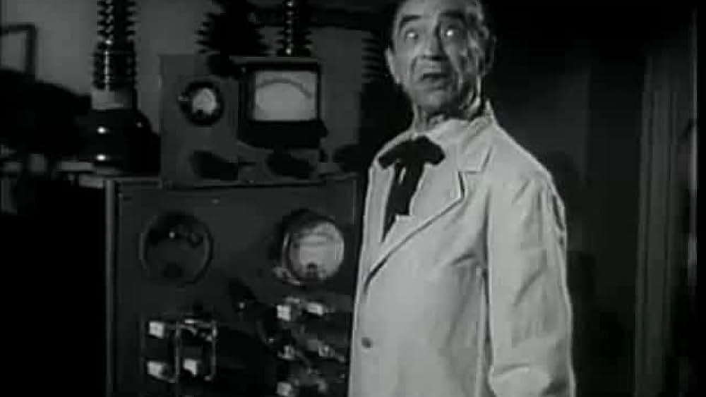 actor Loretta King large photo