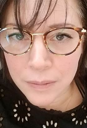 actor Carolyn Farina large photo