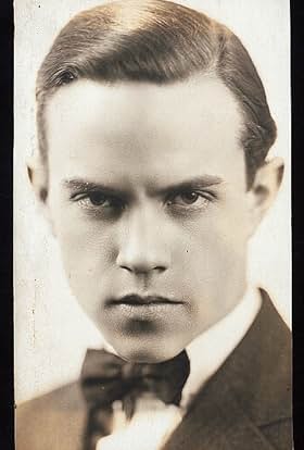 actor Paul Guilfoyle large photo