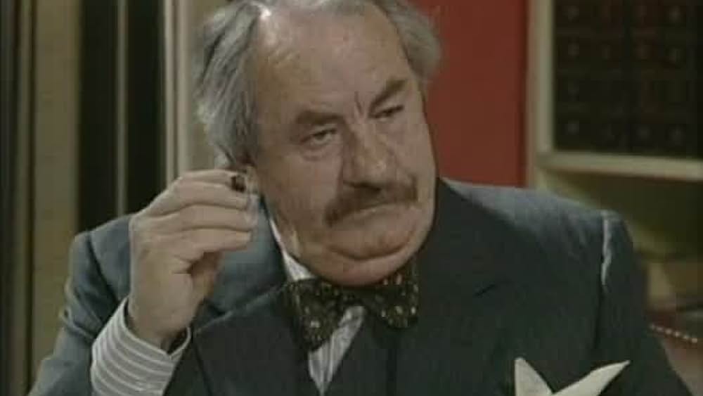 actor Peggy Thorpe-Bates large photo