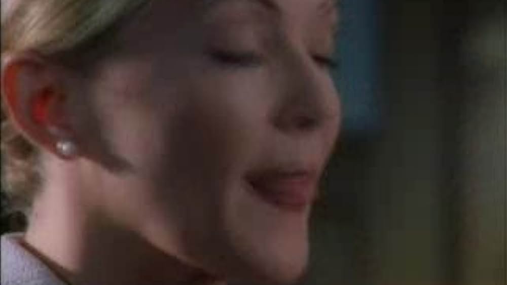 actor Eva De Viveiros large photo